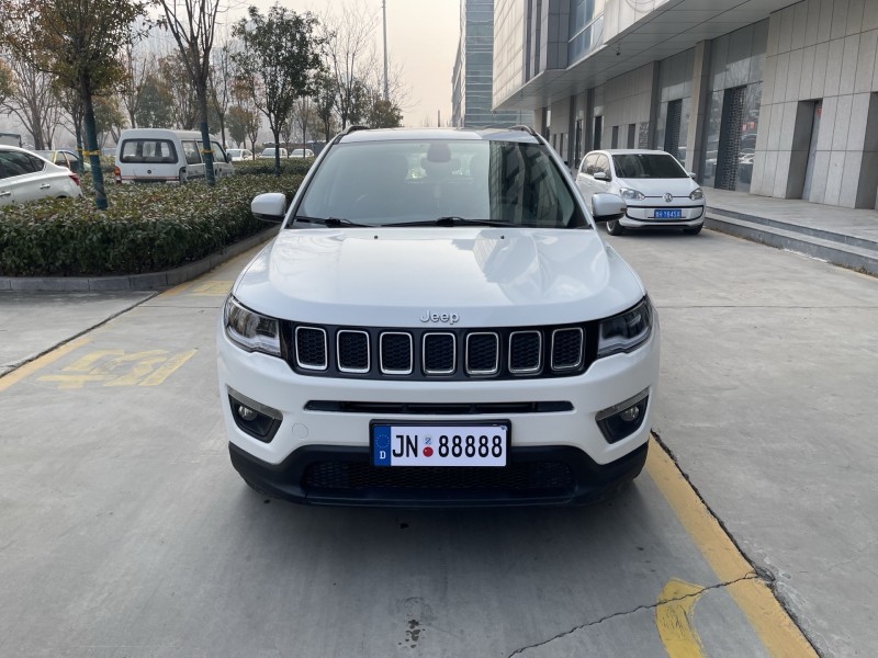 济宁17年Jeep指南者1