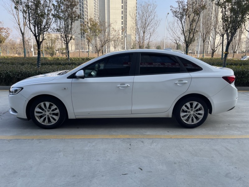 济宁18年别克英朗8