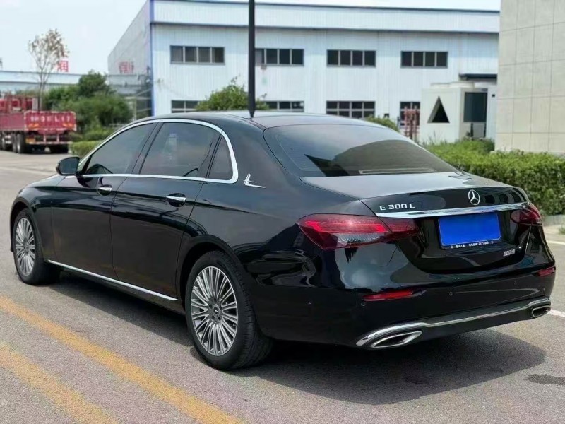 济宁22年奔驰E8