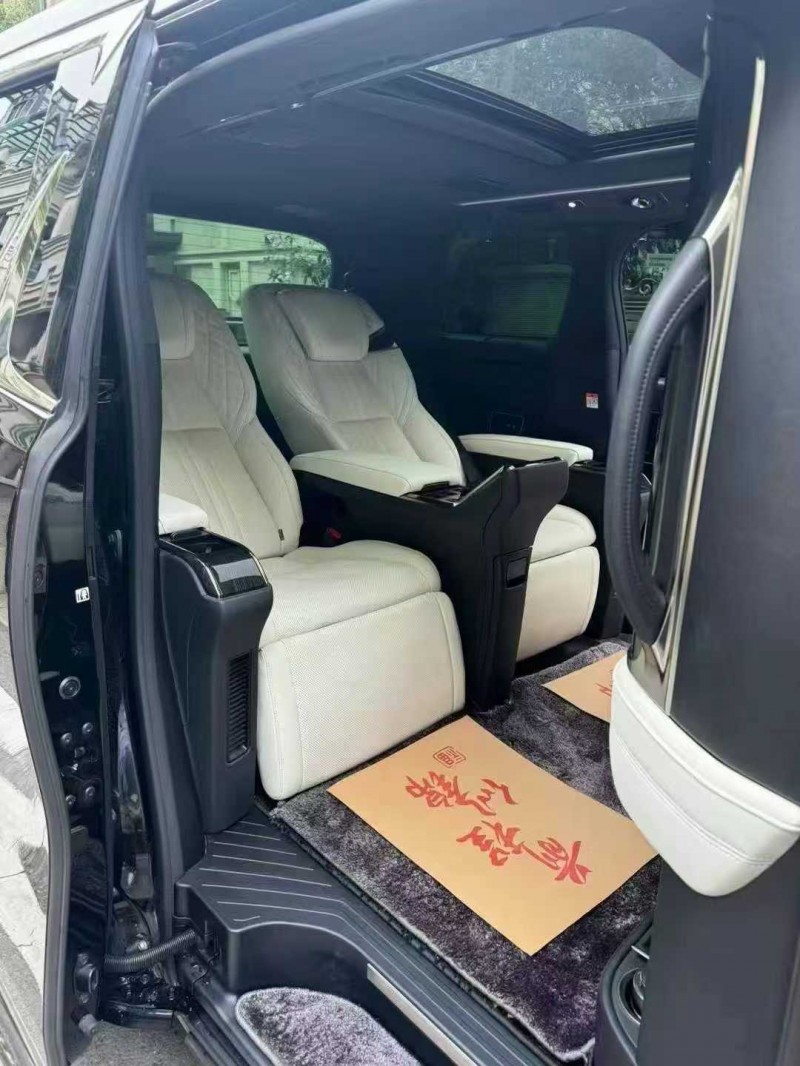 枣庄23年雷克萨斯LM300H5