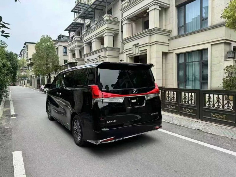 枣庄23年雷克萨斯LM300H9
