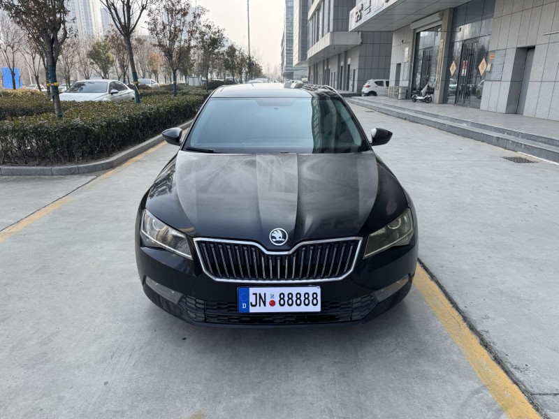 济宁17年斯柯达速派1