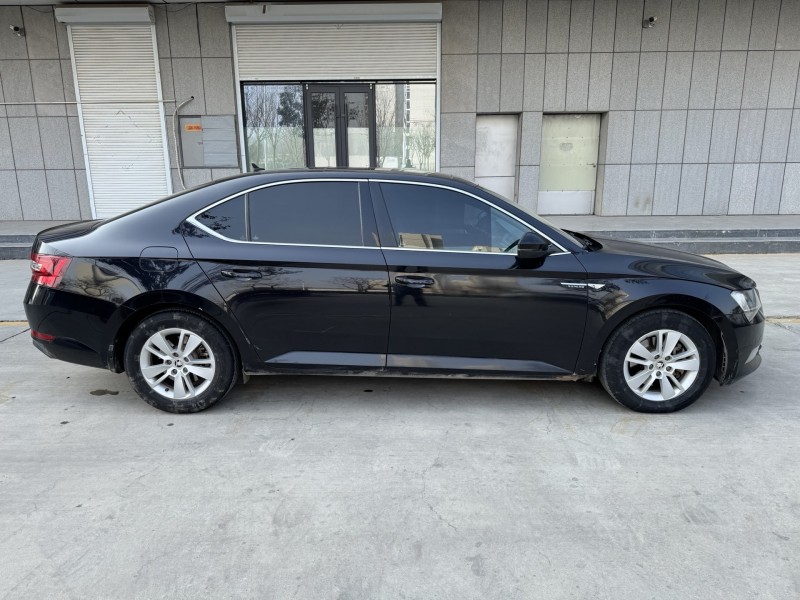 济宁17年斯柯达速派7