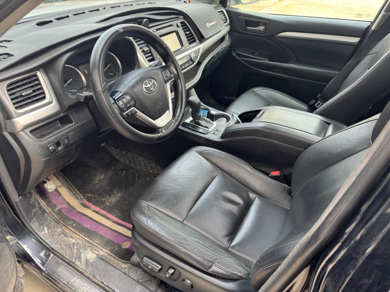 济宁18年丰田普拉多5