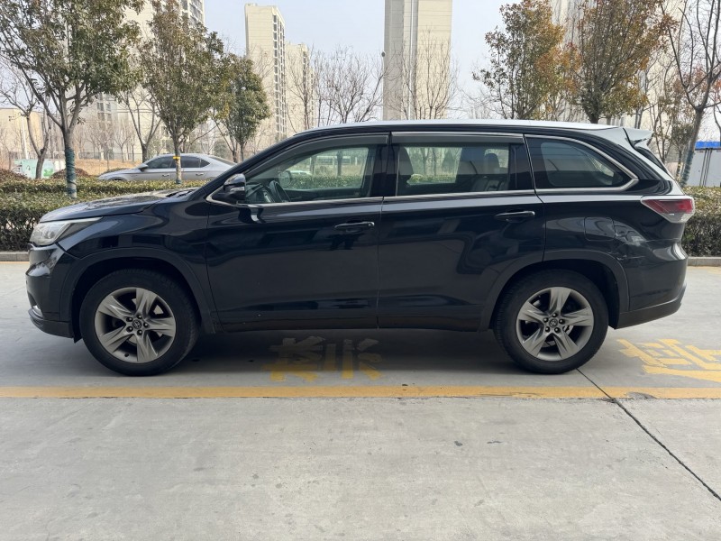 济宁18年丰田普拉多8