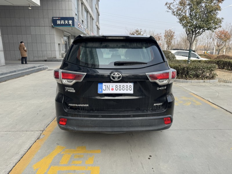 济宁18年丰田普拉多9