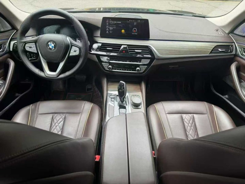 长沙20年宝马5系8