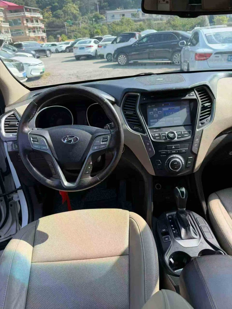 钦州16年现代新胜达5