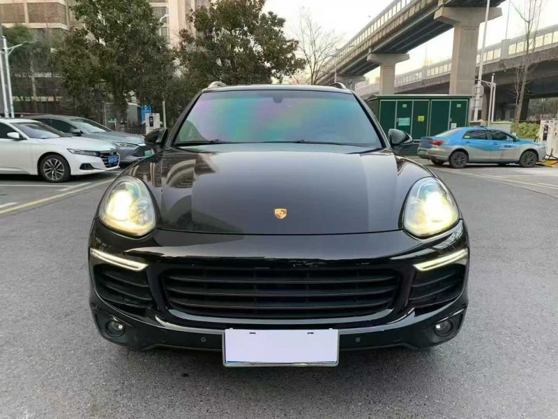 长沙17年保时捷卡宴1