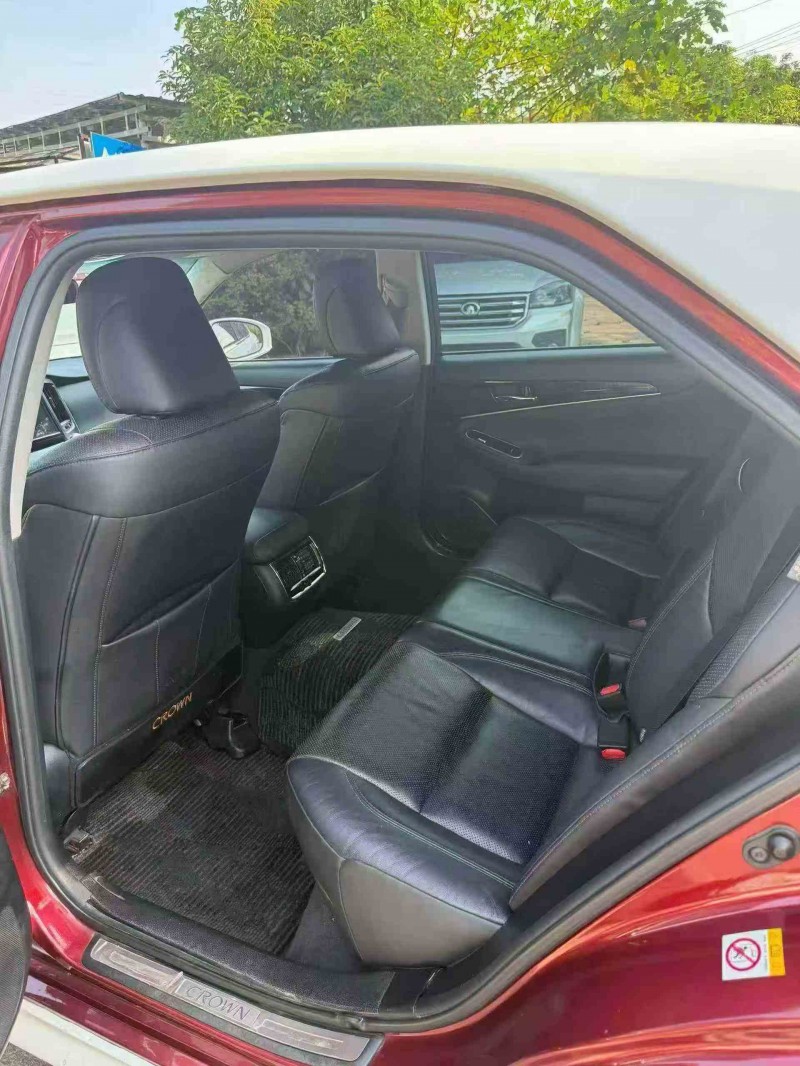 梧州16年丰田皇冠3