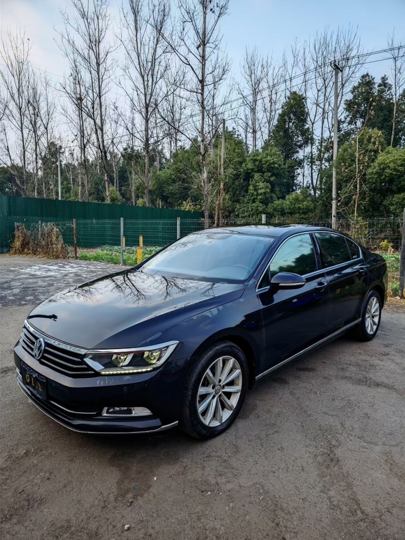 绍兴19年大众迈腾2