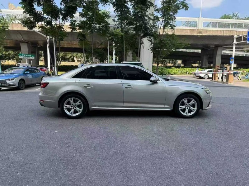 长沙18年奥迪A4L4