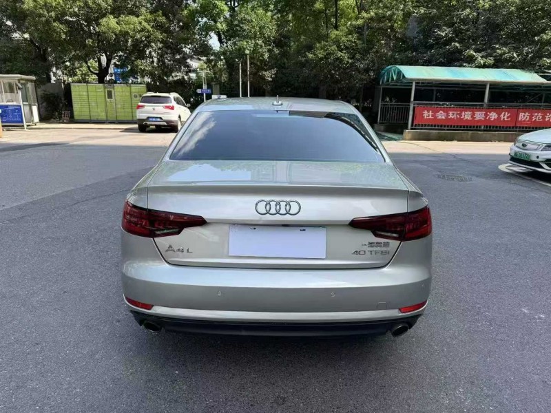 长沙18年奥迪A4L5