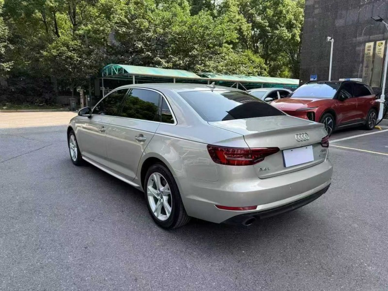 长沙18年奥迪A4L6