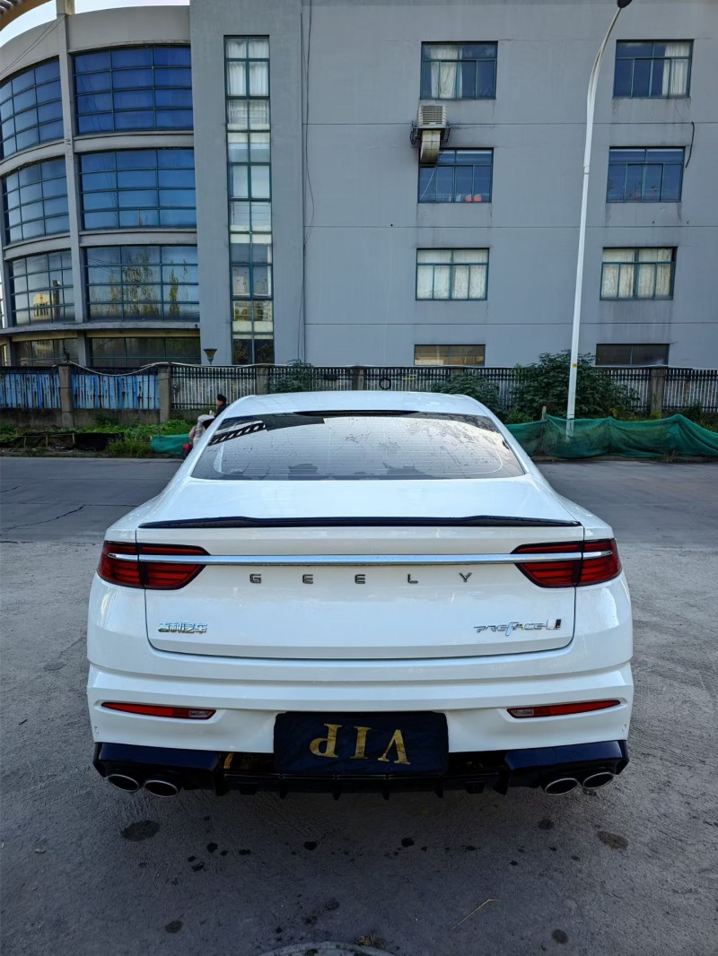 绍兴25年吉利星瑞3