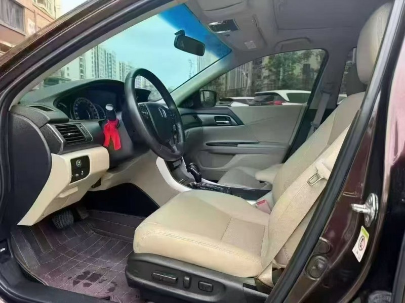 海口15年本田雅阁5