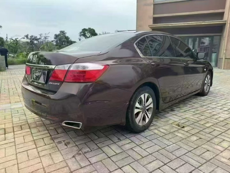 海口15年本田雅阁7