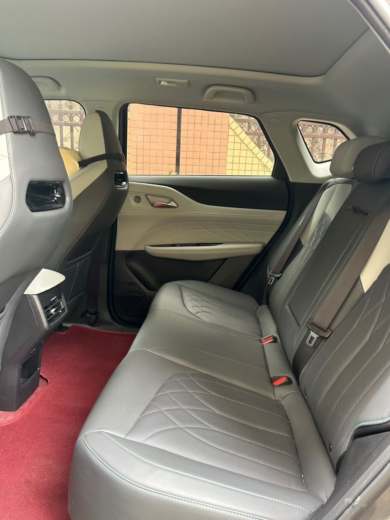 深圳25年长安汽车UNI7