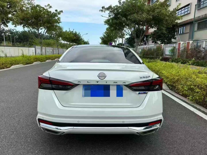 厦门23年日产天籁3