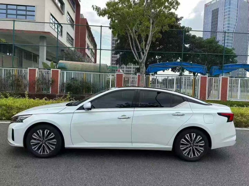 厦门23年日产天籁7