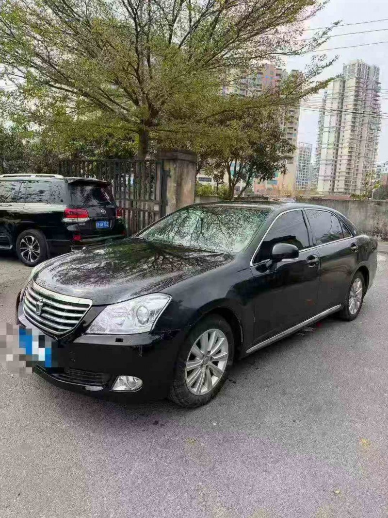 梧州11年丰田皇冠2