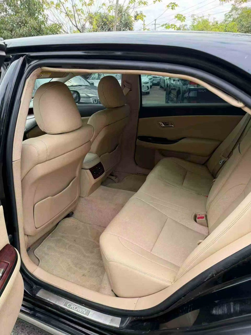梧州11年丰田皇冠5