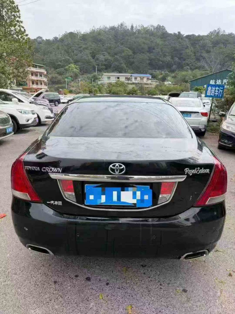 梧州11年丰田皇冠6