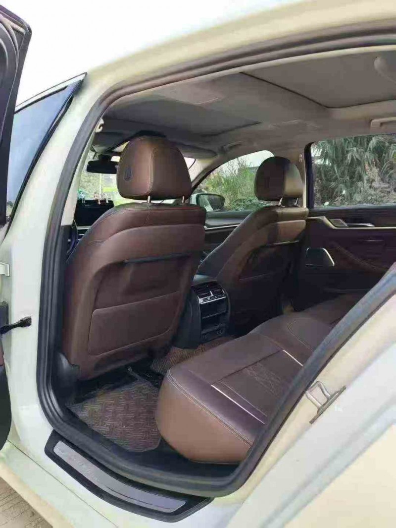 贵港20年宝马5系4