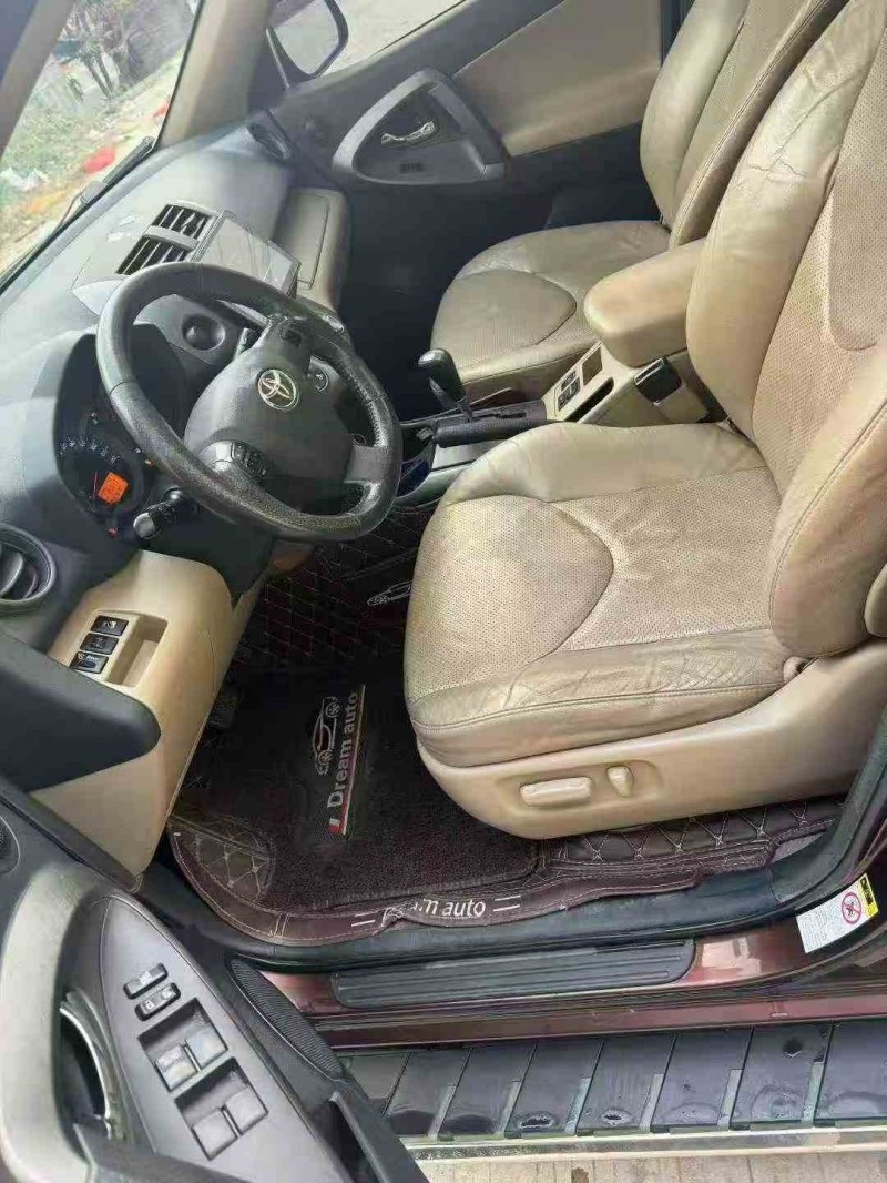 梧州12年丰田RAV44