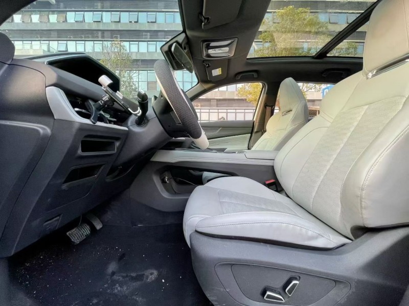 东莞25年长安汽车启源4