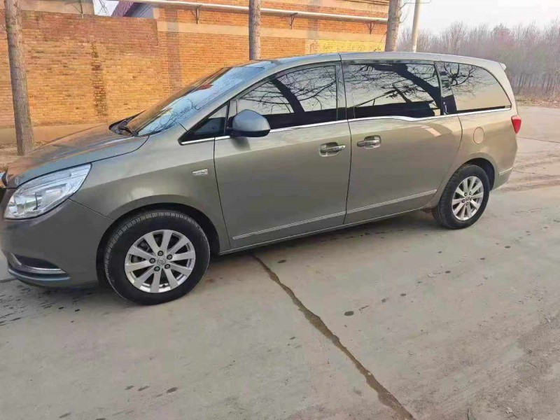 保定19年别克GL82