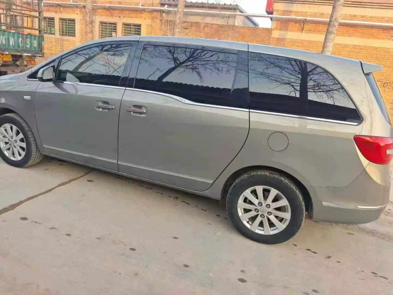 保定19年别克GL87