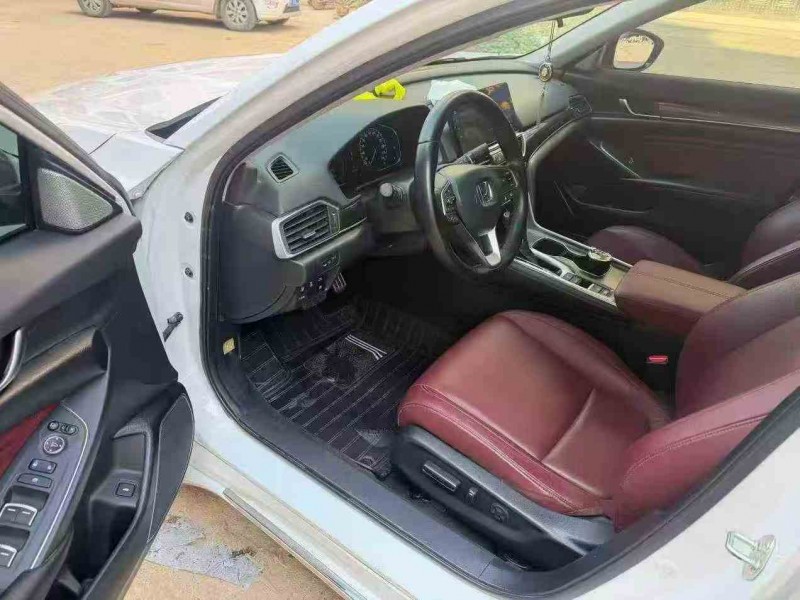 梧州22年本田雅阁5