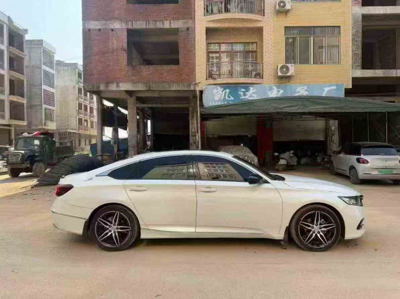 梧州22年本田雅阁8