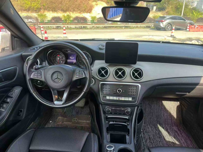 贵港19年奔驰CLA5