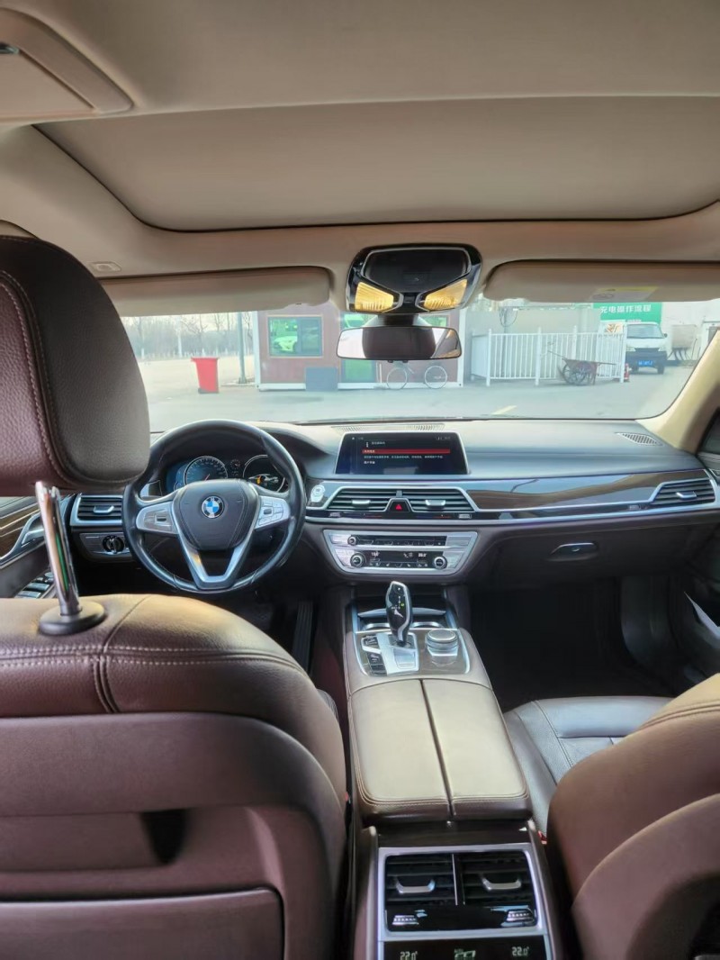 保定19年宝马7系4
