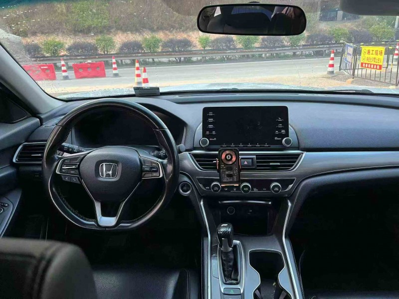 贵港20年本田雅阁4