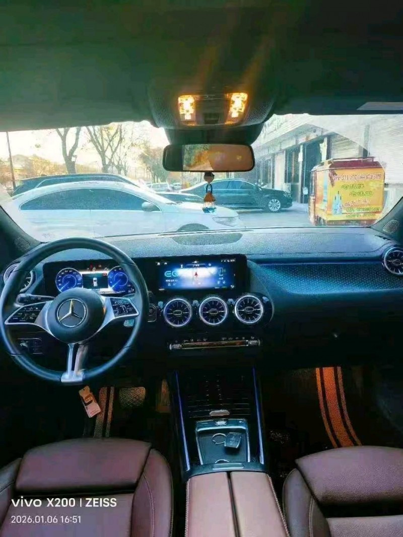 太原24年奔驰EQA7