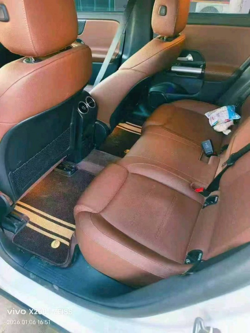 太原24年奔驰EQA8