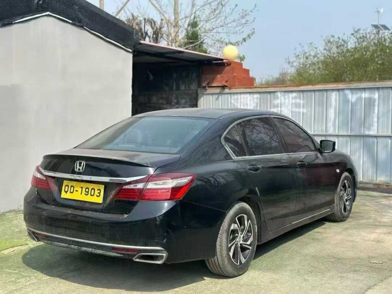 青岛18年本田雅阁6