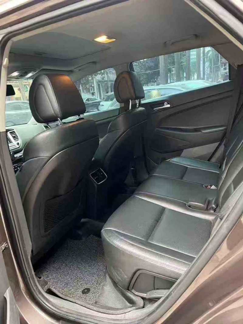 湛江17年现代途胜5