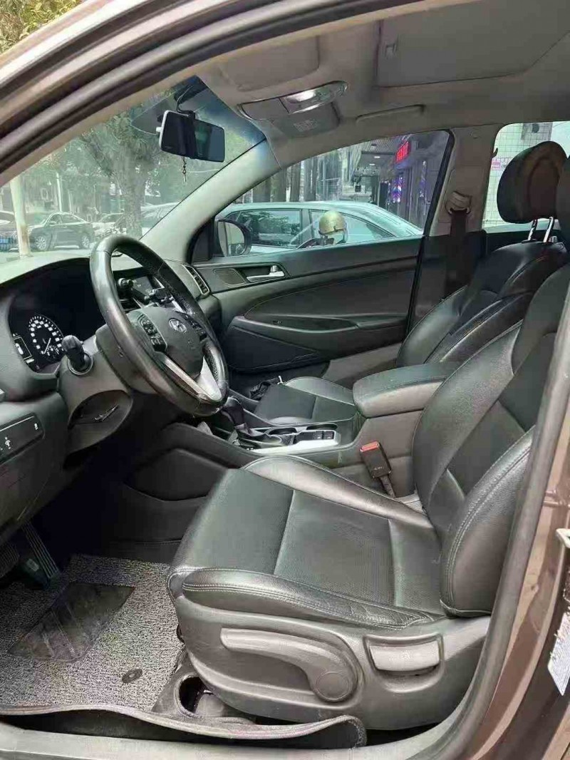 湛江17年现代途胜6