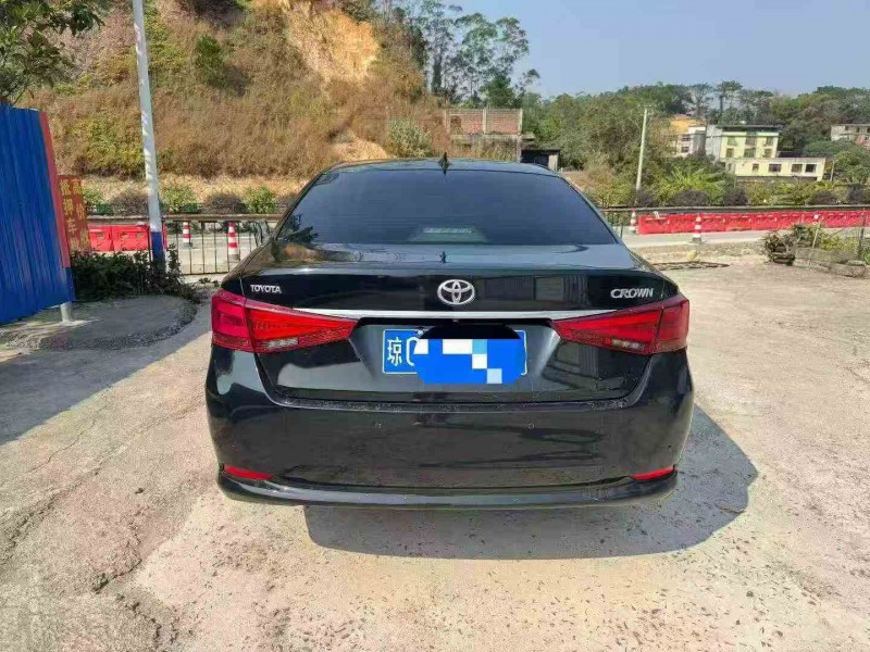 贵港17年丰田皇冠8