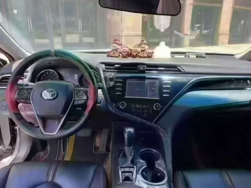 海口19年丰田凯美瑞5