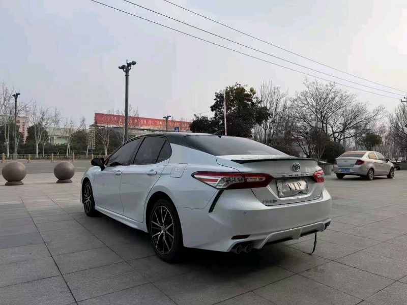 枣庄23年丰田凯美瑞5