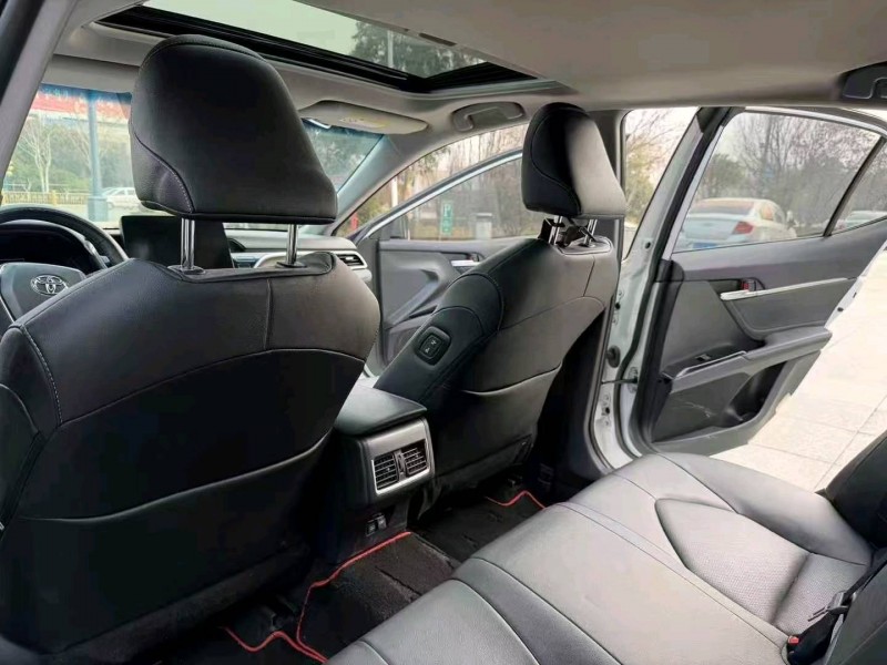 枣庄23年丰田凯美瑞9