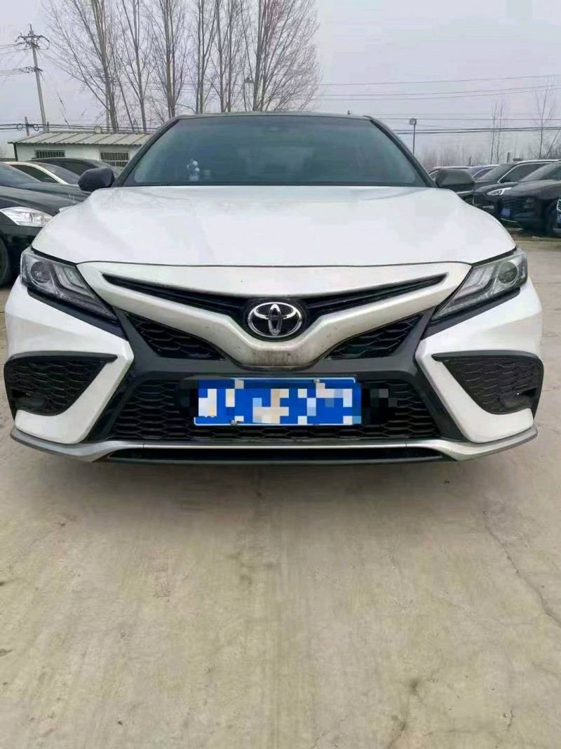 枣庄23年丰田凯美瑞1