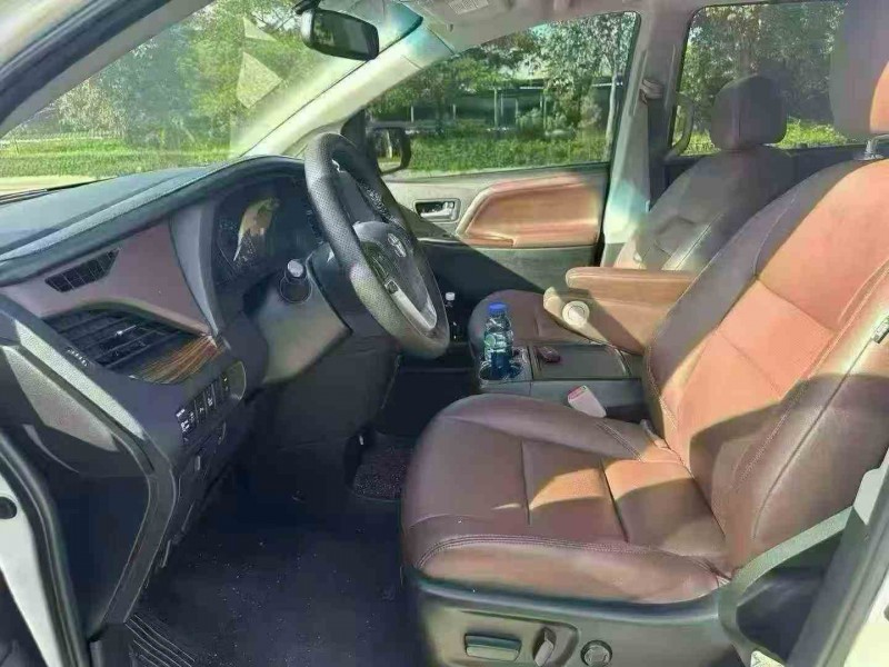 北海17年丰田塞纳6