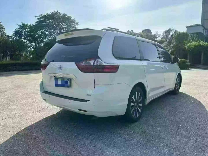 北海17年丰田塞纳9