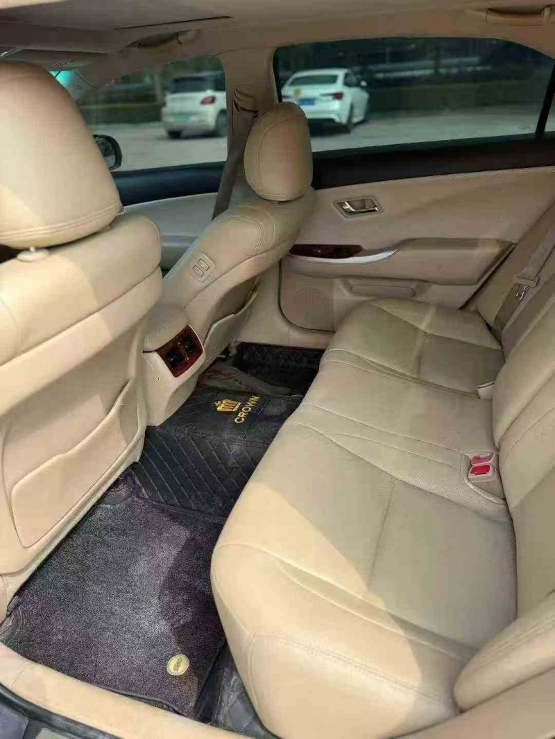 梧州13年丰田皇冠4